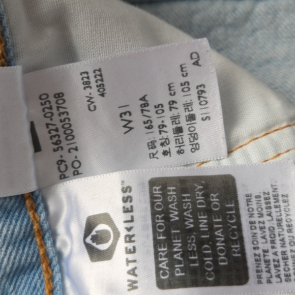 Levi's 501 Light Wash Distressed Denim Shorts W31 - Picture 8 of 13